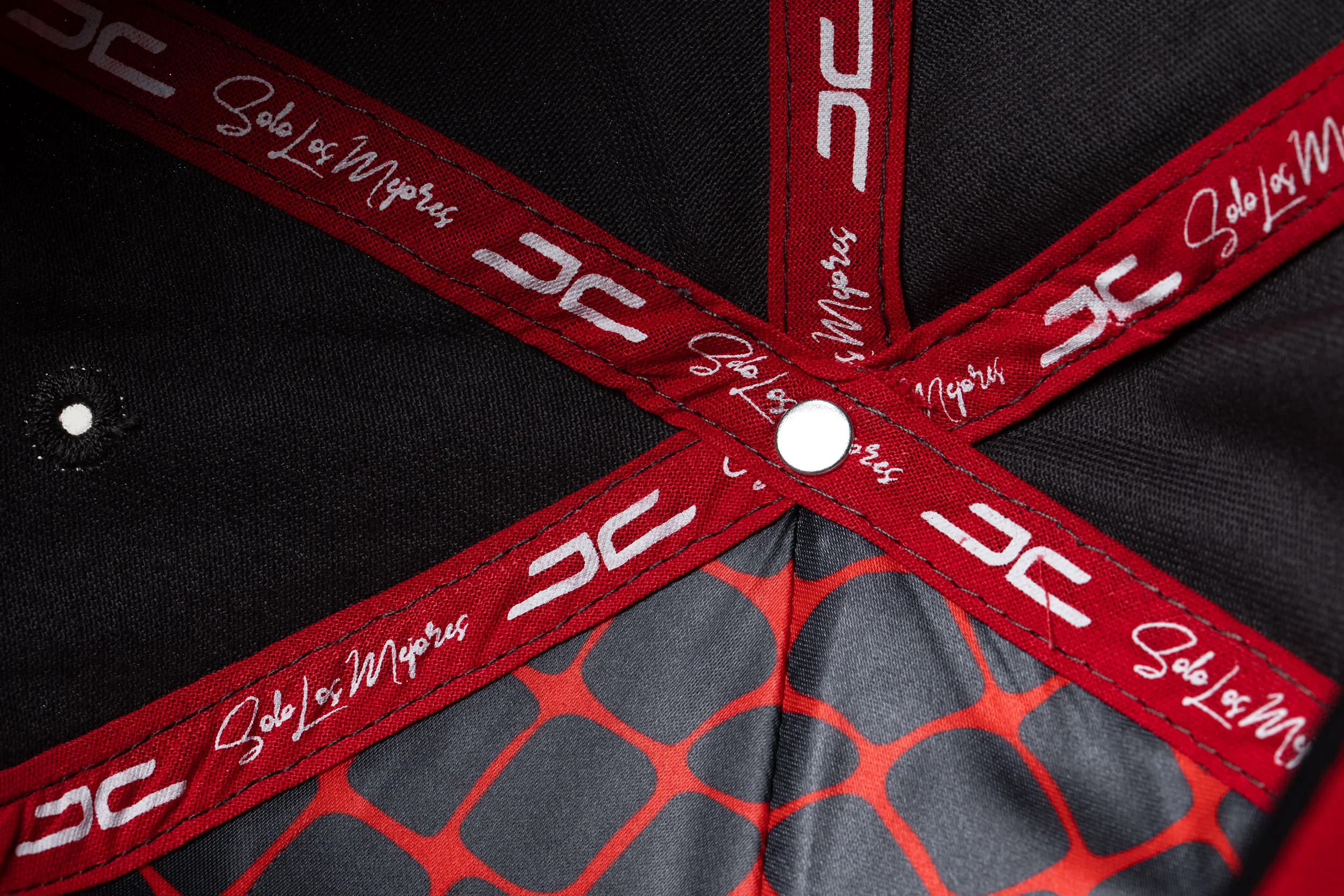 CROCODILE CHARCOAL - Image 9